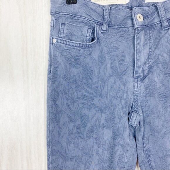 Anthroplogie | Pilcro & The Letterpress | Floral Textured High Rise Skinny Jeans - Picture 4 of 7